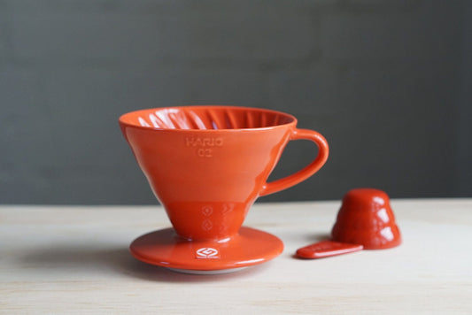 Cafetera Hario V60 02 (Cerámica Rojo) - Dripper para Café de Especialidad